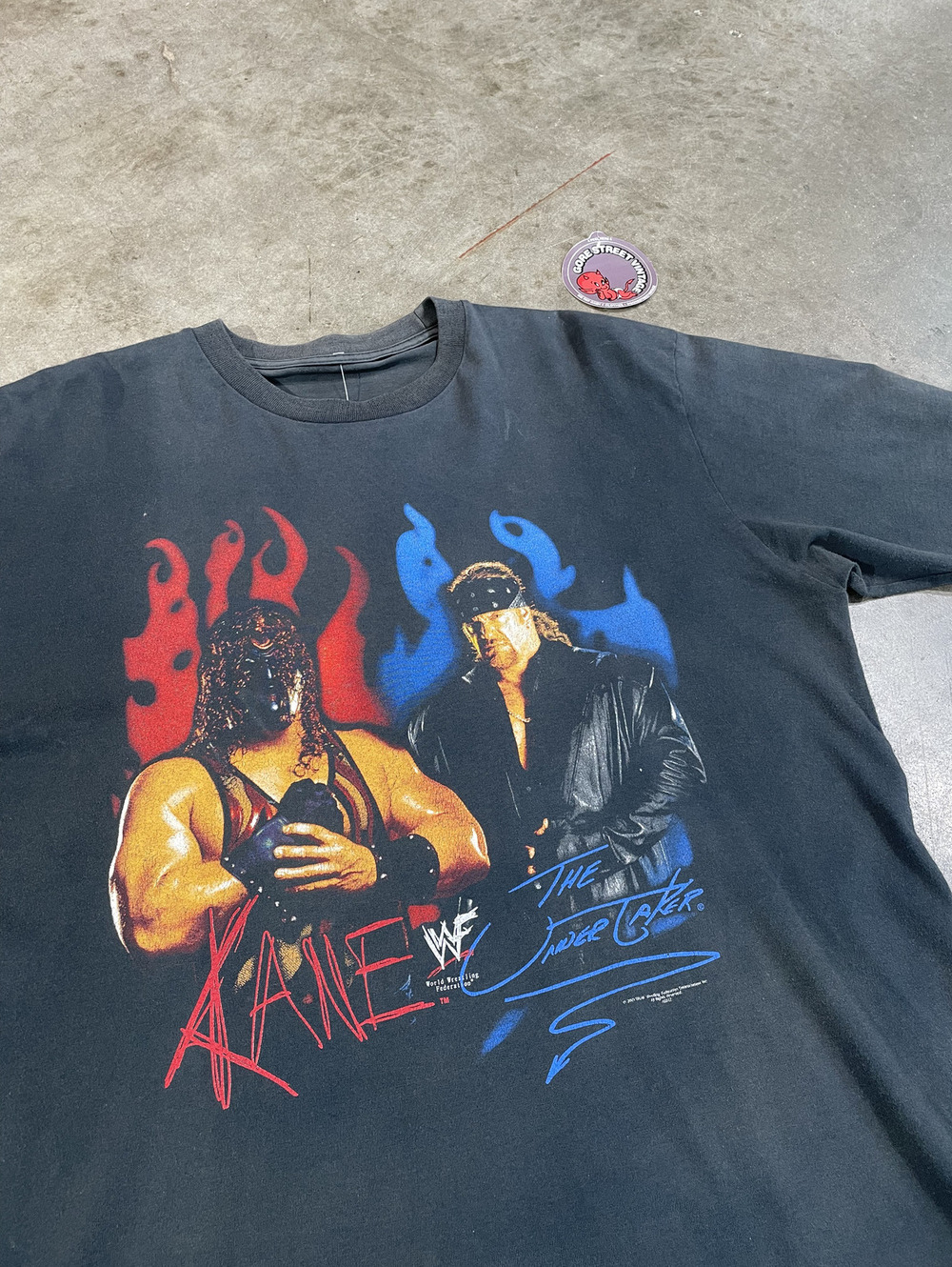 Vintage Undertaker Kane WWF WWE thrashed faded Tee XL 22x30